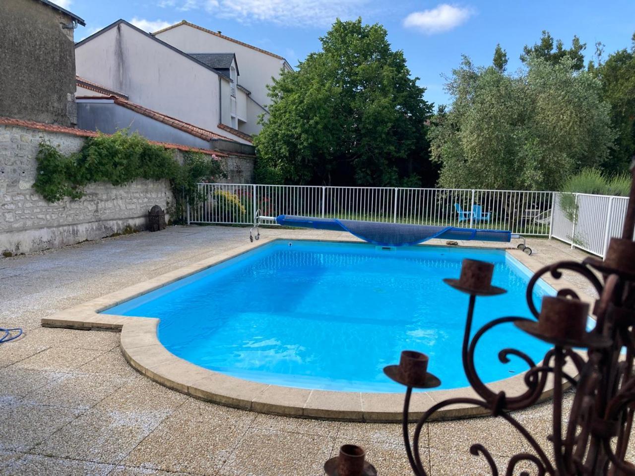 La Villa Des Roses Gite Chambres D'Hotes Piscine Chauffee Lucon Exterior photo